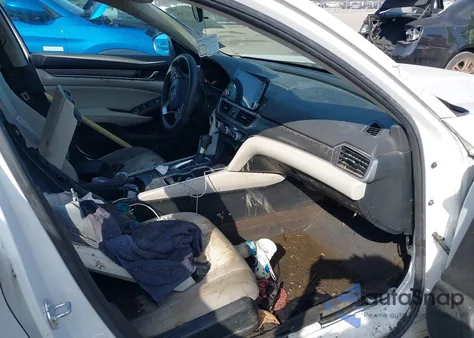 2021 Honda Accord Lx z USA, uszkodzony, nr VIN 1HGCV1F15MA120351